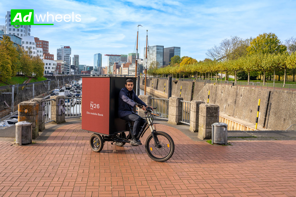 Fahrradwerbung mit dem LED Bike von Ad-Wheels bringt Ihre Werbung selbst in der Dämmerung groß raus