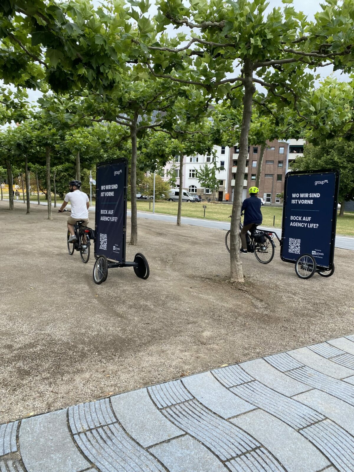 The Ad-Wheels can also use the bicycle lanes for bike advertising in Düsseldorf