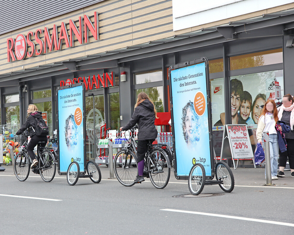 Fahrradwerbung in Hannover mit mehreren Ad-Wheels in Kolonne