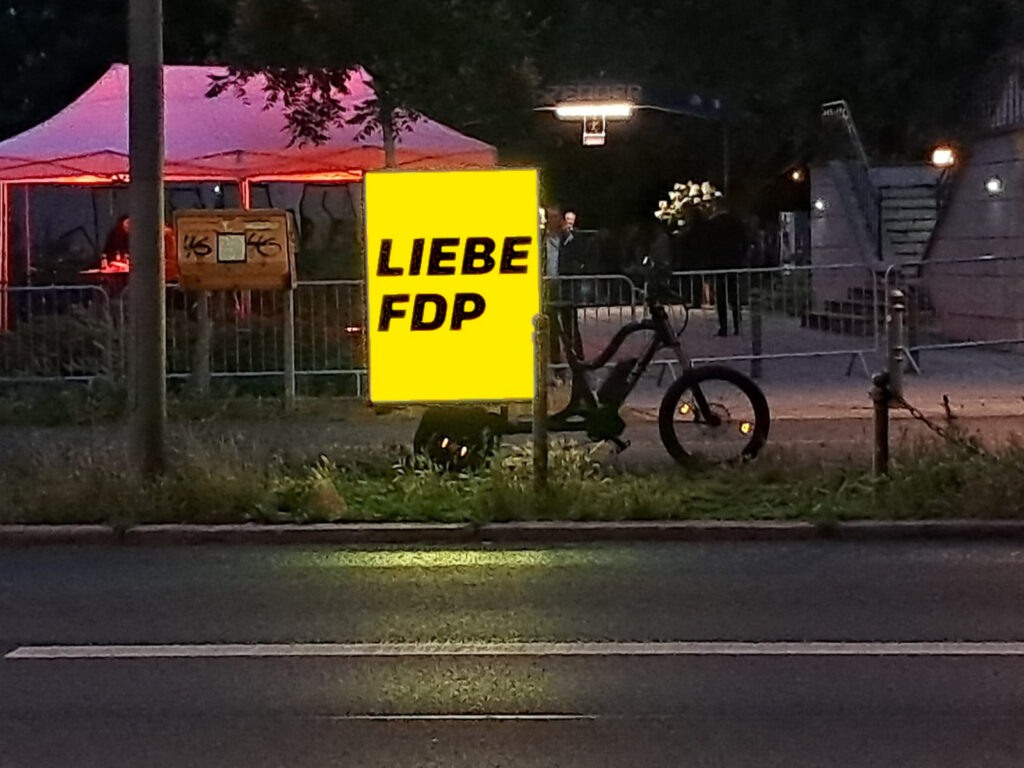 Fahrradwerbung mit dem LED-Bike macht auch im dunkeln eine gute Figur