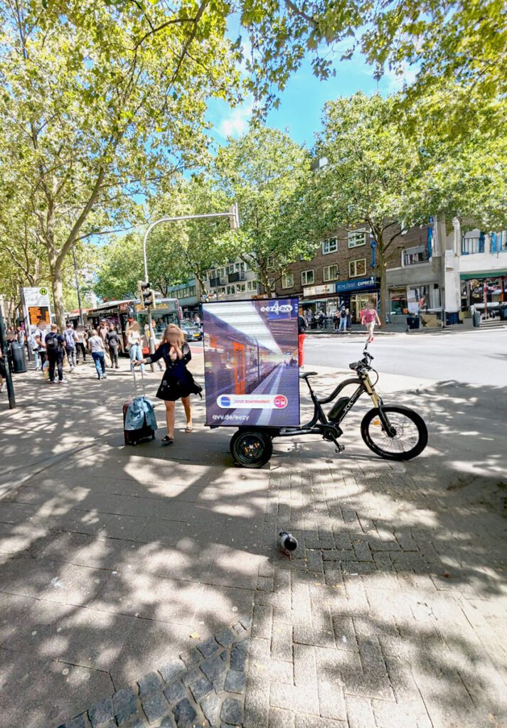 Fahrradwerbung in Aachen wirkt an zentralen Plätzen in der Innenstadt