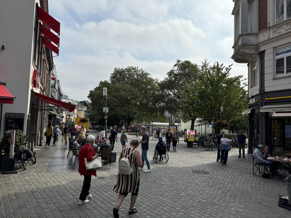 Fahrradwerbung-am-Hof-in-Aachen